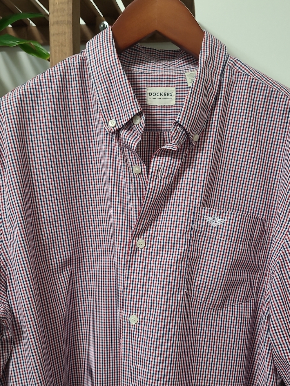 Men's Dockers Red and Blue Button-Down Shirt - Picture 8 of 8